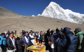 कोप–२८ मा सहयोगको याचना गर्ने होइन, अधिकारका कुरा राख्ने हो : प्रधानमन्त्री प्रचण्ड